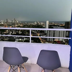Hermosa Vista Desde El Piso 31 Cerca A Marbella Apartamento